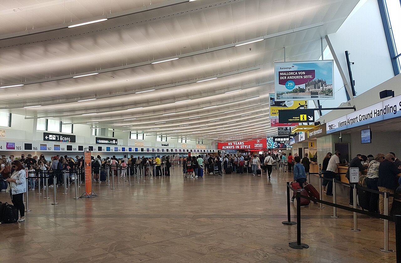 The spacious departure hall at Vienna Airport.